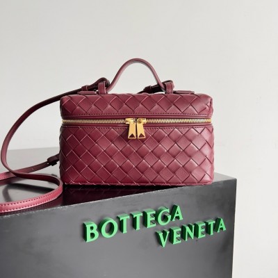 Bottega Veneta Bang Bang Vanity Case in Cherry Intrecciato Leather