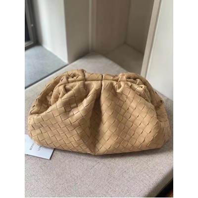 Bottega Veneta Large Pouch Clutch In Beige Intrecciato Lambskin