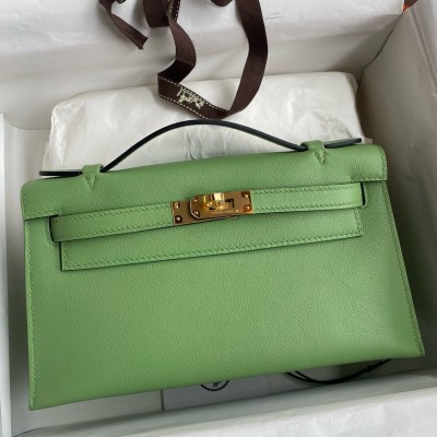 Hermes Kelly Pochette Handmade Bag in Vert Criquet Swift Calfskin